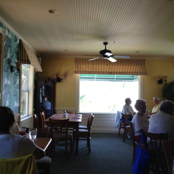 Collier Inn - Dining room. - Hotels Near Me Collier Inn - Dining room. - Hotels Near Me