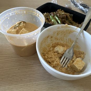 Manaao - Panang curry $20 , its basically tofu and the curry sauce, no veggies its pricey !!! - Thai Near Me - Tustin, California