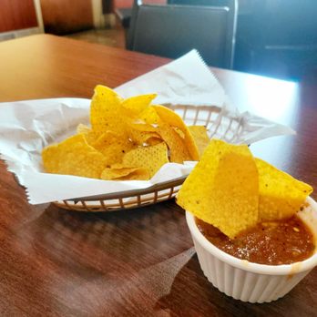 Mi Rancho Mexican Food - a bowl of chips and a bowl of salsa - Mexican Near Me - Joliet, Illinois