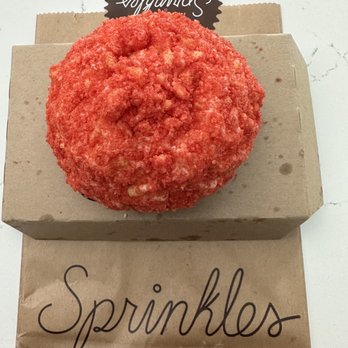 Sprinkles San Ramon - Hot Cheetos cupcake - Bakeries Near Me - San Ramon, California
