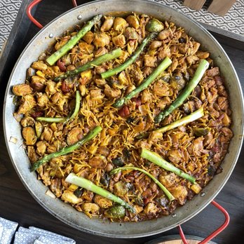 Chef Rodrigo - The pasta paella (Fideua) - Personal Chefs Near Me