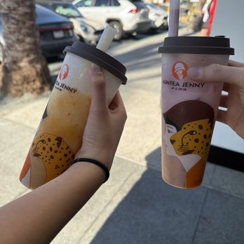 Auntea Jenny - Classic Mango Pomelo Sago & Strawberry Daifuku - Bubble Tea Near Me - Irvine, California