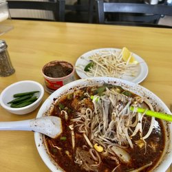 Mamas Asian Noodle House - Noodle and chilly peppers