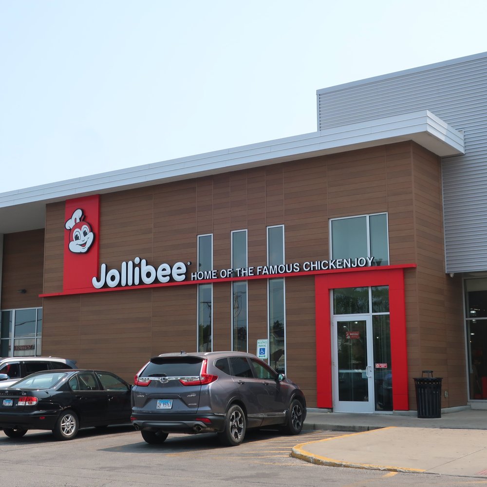 Jollibee - Storefront - Fast Food Near Me - Chicago, Illinois