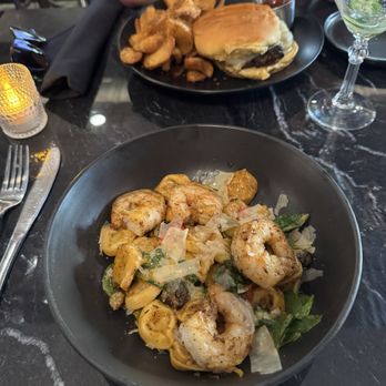 Black Pearl Ann Arbor - Tortellini with shrimp - Seafood Near Me - Ann Arbor, Michigan Black Pearl Ann Arbor - Tortellini with shrimp - Seafood Near Me - Ann Arbor, Michigan