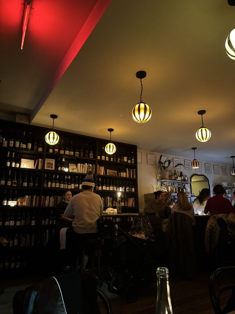 Social spots from Anäis