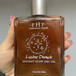 It's amazing glow oil vegan friendly gluten-free 96% natural. You guys go get a bottle read the back $40.