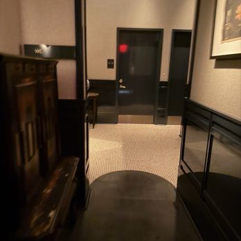 Greywind - Private bathrooms - Wine Bars Near Me - New York, New York