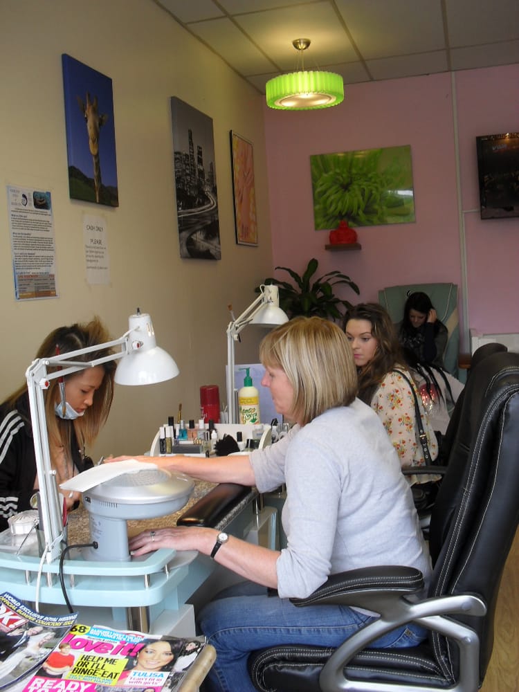 CHORLTON NAIL BAR 15 Photos 521A Barlow Moor Road, Manchester