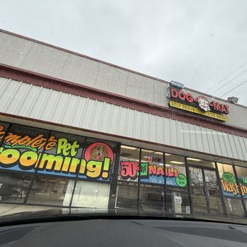 Mandy's Dog-O-Mat - Entrance - Pet Groomers Near Me - West Chester, Ohio Mandy's Dog-O-Mat - Entrance - Pet Groomers Near Me - West Chester, Ohio