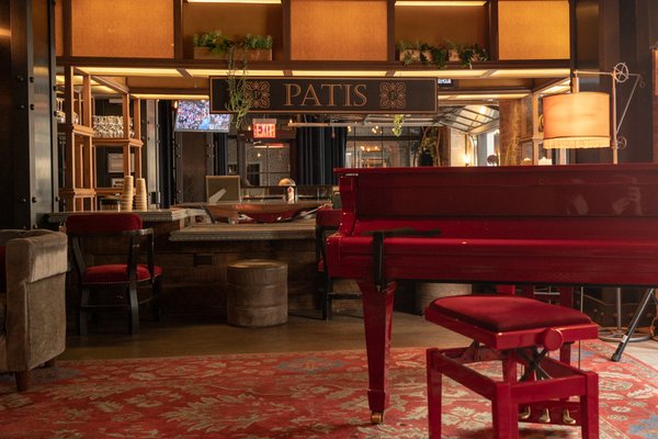 Patis Bakery by null