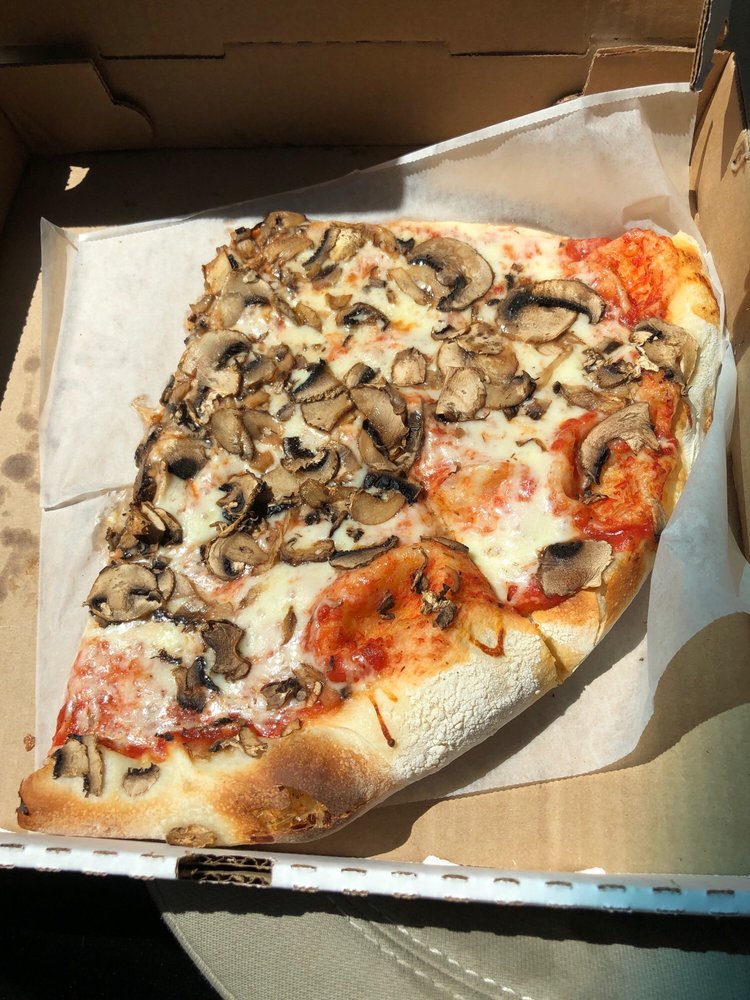 ARMANDO’S PIZZA 16 Photos & 19 Reviews 538 Fallowfield Ave