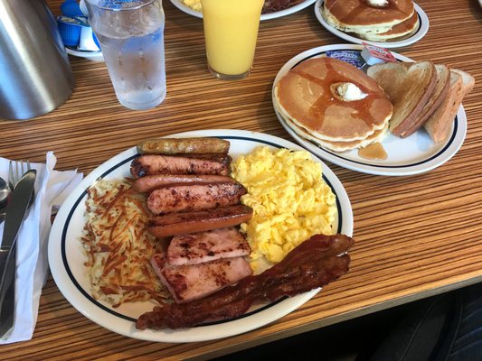 IHOP by null