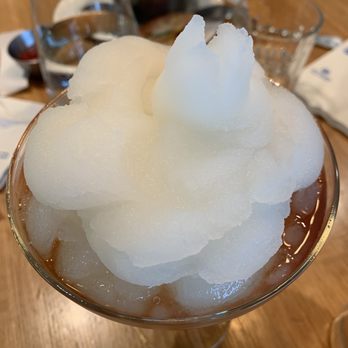 Earls Kitchen + Bar - Frozen lemonade (alcoholic) - New American Near Me - Somerville, Massachusetts