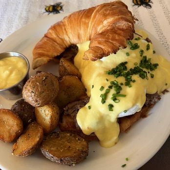 Honeybees - Short rib Benedict - Coffee & Tea Near Me - San Diego, California Honeybees - Short rib Benedict - Coffee & Tea Near Me - San Diego, California