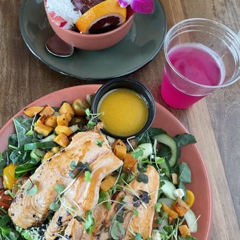 Ojo de Agua - Salmon salad - Mexican Near Me - Miami, Florida Ojo de Agua - Salmon salad - Mexican Near Me - Miami, Florida