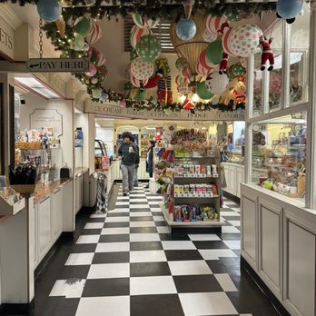Lloyd's Of Avalon - Lloyd's candy store - Candy Stores Near Me - Avalon, California Lloyd's Of Avalon - Lloyd's candy store - Candy Stores Near Me - Avalon, California