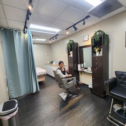 Raji threading & waxing center - Studio