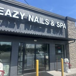 Nail salon