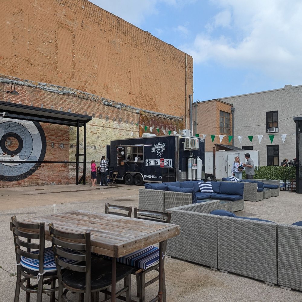 Broken G BBQ - Outside dining and food truck - Barbeque Near Me - Waco, Texas