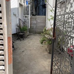 Pilates on Cortelyou - Entrance patio