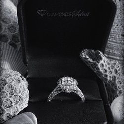 Diamonds Select - Up close picture of the ring