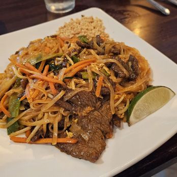 Simply Pho House - Beef Pad Thai - Vietnamese Near Me - Austin, Texas Simply Pho House - Beef Pad Thai - Vietnamese Near Me - Austin, Texas