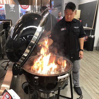 Weber Grill Academy Canada - Searing steaks - Cooking Schools Near Me - Vaughan, Ontario