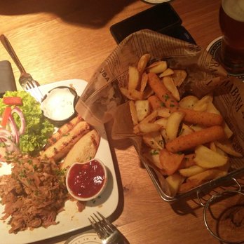 Craftmühle - Pulled pork and cheesy sticks and chips - Pubs Near Me - Vienna, 9 Craftmühle - Pulled pork and cheesy sticks and chips - Pubs Near Me - Vienna, 9