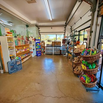Starberry Farms - Other side of the shop with local honey, goods, crafts and treats! - Fruits & Veggies Near Me - San Dimas, California Starberry Farms - Other side of the shop with local honey, goods, crafts and treats! - Fruits & Veggies Near Me - San Dimas, California
