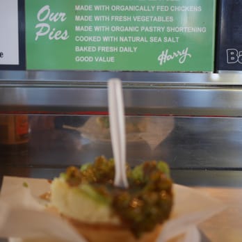 Harry's Cafe de Wheels - Woolloomooloo - Hot Dogs Near Me - Woolloomooloo, NSW