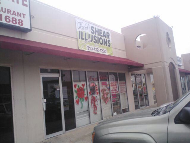 Rachel's Shear Illusions Logo