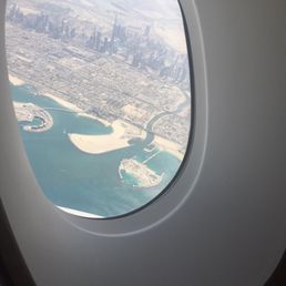 didn't go around Dubai but caught sight of iconic buildings in flight