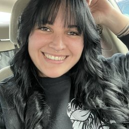 They retouch my roots, cut my bangs, wash and dry my hair!! They retouch my roots, cut my bangs, wash and dry my hair!!