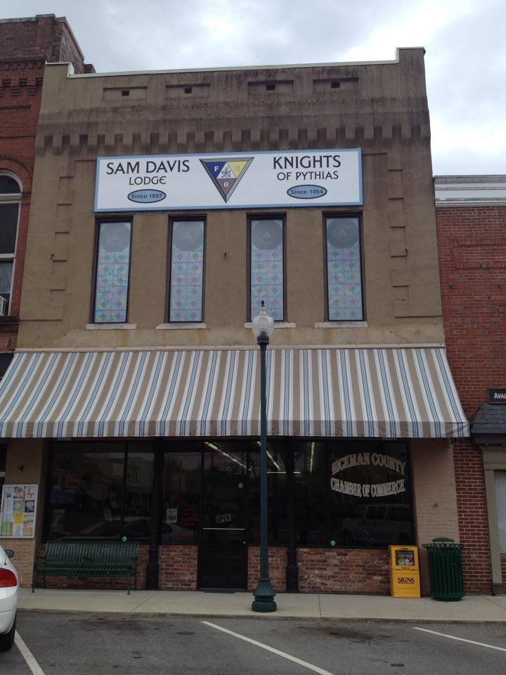 GRINDERS SWITCH CENTER 405 W Public Square, Centerville, Tennessee