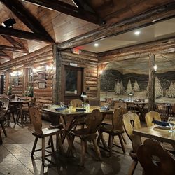 Johnny Seesaw's - The decor is impeccable
