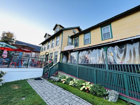 Two Fat Cats Bakery by null