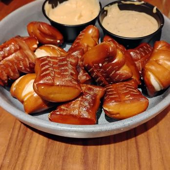 The Chocolatier - Pretzel bites - New American Near Me - Hershey, Pennsylvania The Chocolatier - Pretzel bites - New American Near Me - Hershey, Pennsylvania