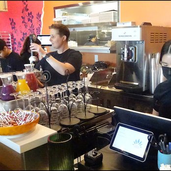 Masa Masa - Friendly Ashley pours me a Farmer's Valle Mexican Lager beer from the tap, as my order is processed. - Tacos Near Me - Roseville, California