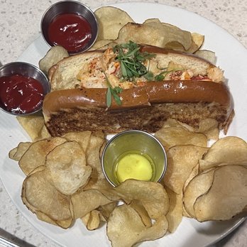 Lighthouse - Lobster Roll - Breakfast & Brunch Near Me - Newport Beach, California Lighthouse - Lobster Roll - Breakfast & Brunch Near Me - Newport Beach, California