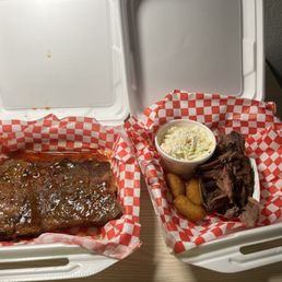 Half rack ribs with beef plate. Half rack ribs with beef plate.