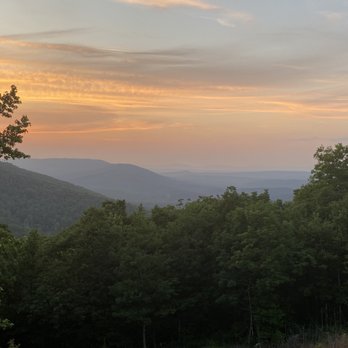 The Sassafras Inn - Local ridge - Bed & Breakfast Near Me - Mena, Arkansas