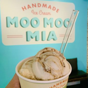 Moo Moo Mia - Cookie butter: bottom / Banana caramel chip: top - Ice Cream & Frozen Yogurt Near Me - Monrovia, California