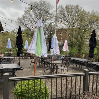 Grassroots & Vine - Outdoor Patio - Wine Bars Near Me - Fort Thomas, Kentucky