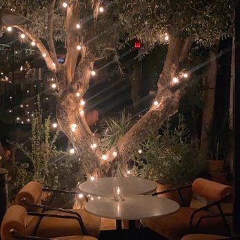 Laurel Hardware - Outside sitting area - New American Near Me - West Hollywood, California