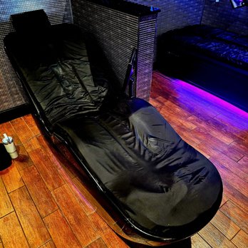 Planet Fitness - Hydro Massage Chair - Absolutely Amazing - Trainers Near Me - Burbank, California