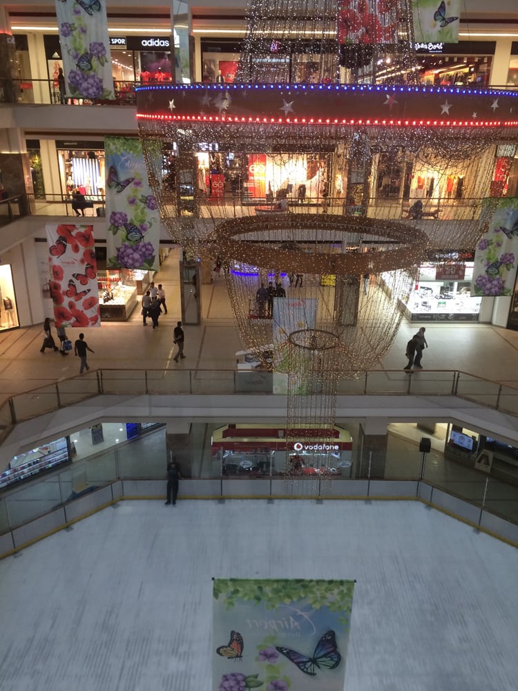 Airport Outlet Center