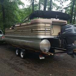 Wilkes Lake Lodge & Recreation Area - Fixing to go drop the party barge in the water....