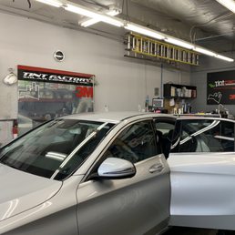 Side windows are getting tinted.