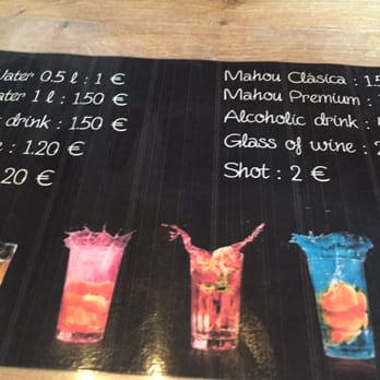 UHostel - Breakfast is served. - Hostels Near Me - Madrid, M
